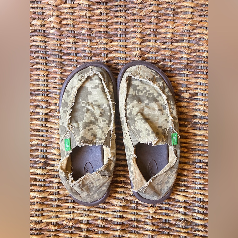 Boys Sanuk shoes